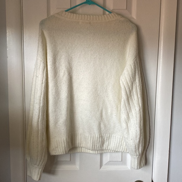 Max studio fuzzy white sweater - Picture 2 of 2
